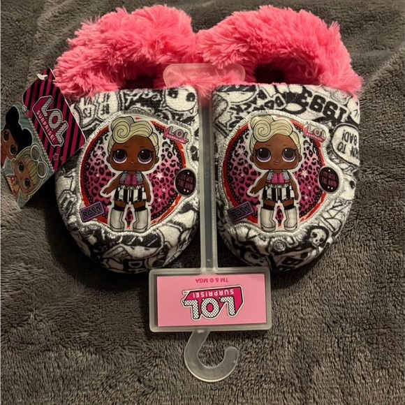LOL Slippers - Picture 1 of 2
